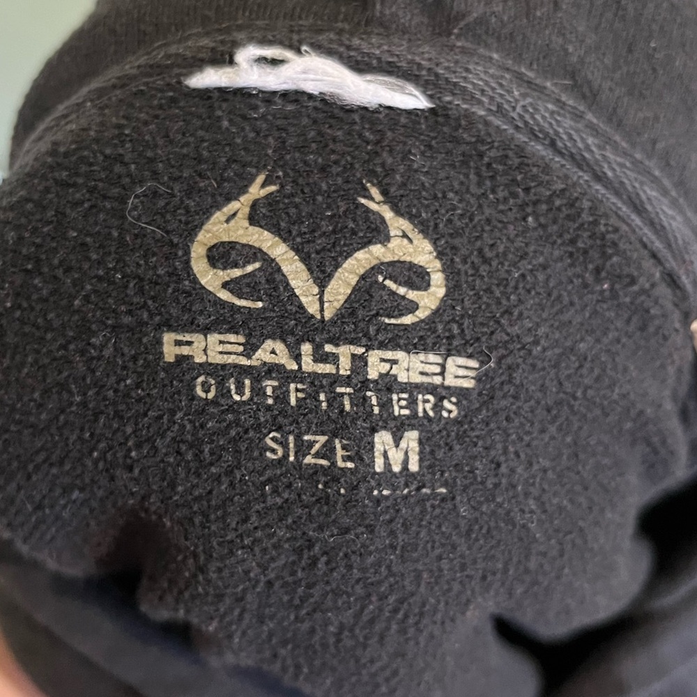 Realtree Outfitters Sweater - Picture 3 of 4
